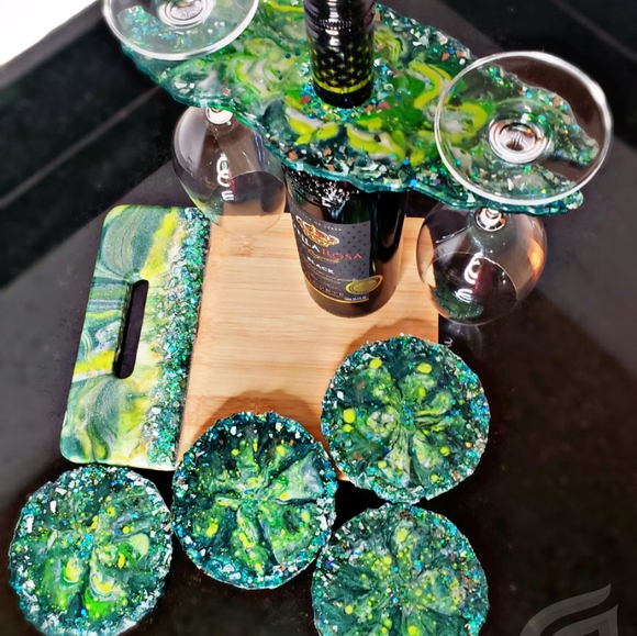 Handmade Board+Wine Rack+Coasters Resin Design - Picture 5 of 5